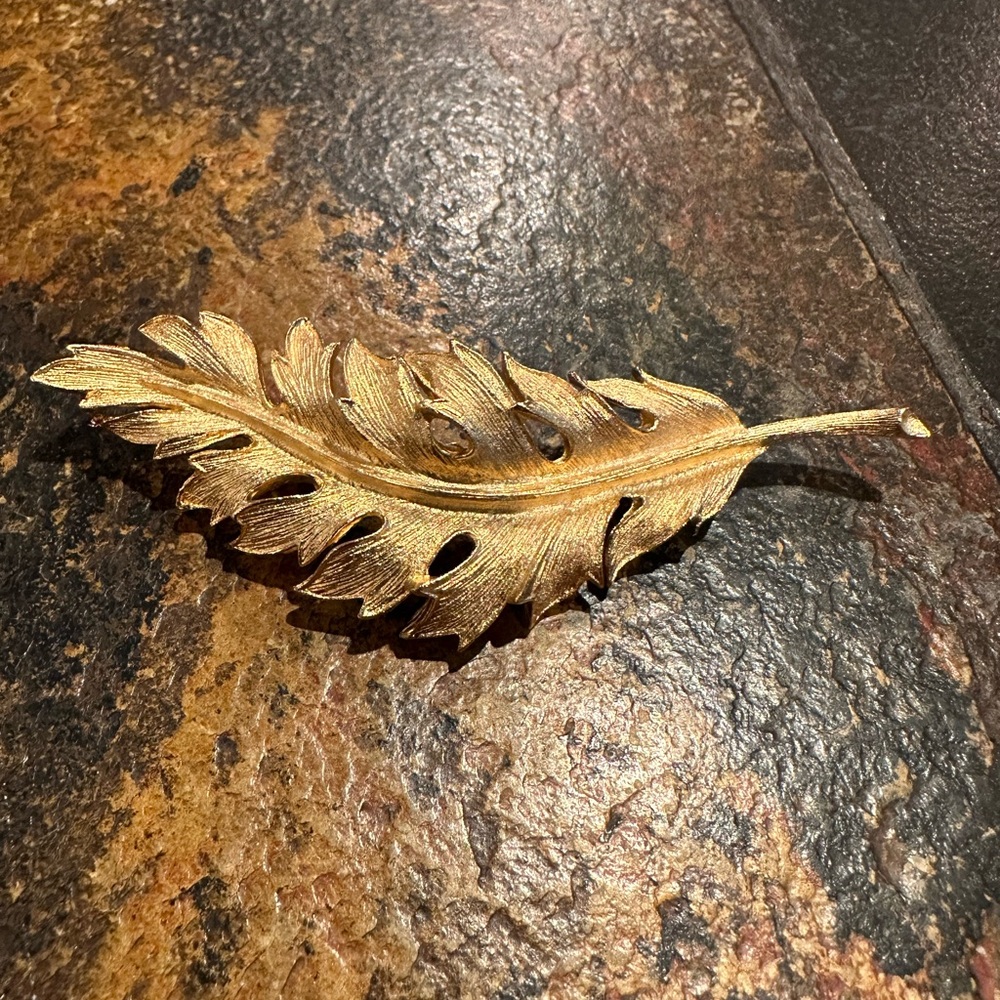 1961 Coro Gold Tone Leaf Brooch